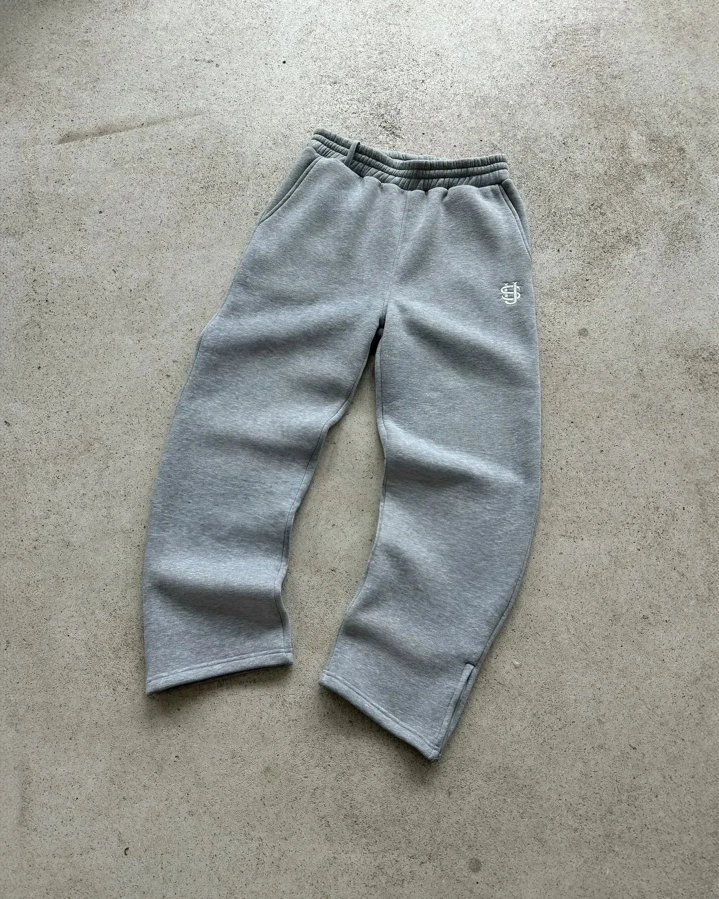 ジョガースウェットパンツ ルーズ刺繍